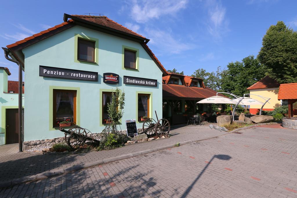 ホテル Sindlovska Krcma チェスケー・ブジェヨヴィツェ エクステリア 写真